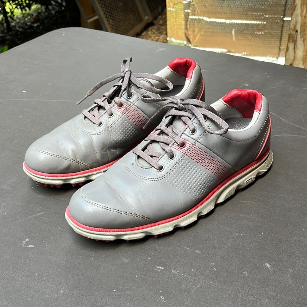 Foot joy dry joys tour 53663 Gray and Red Men's golf sz. 8.5 M